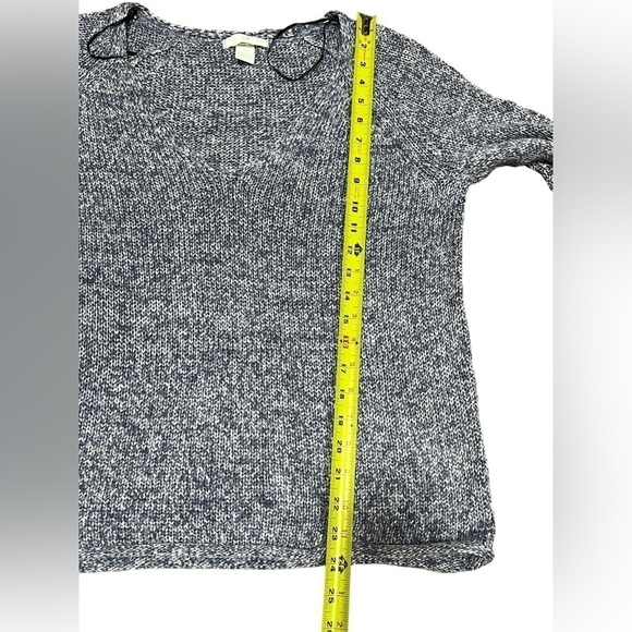 𝅺H & M Heather Blue V Neck Knit Sweater - Size Small - Picture 7 of 9